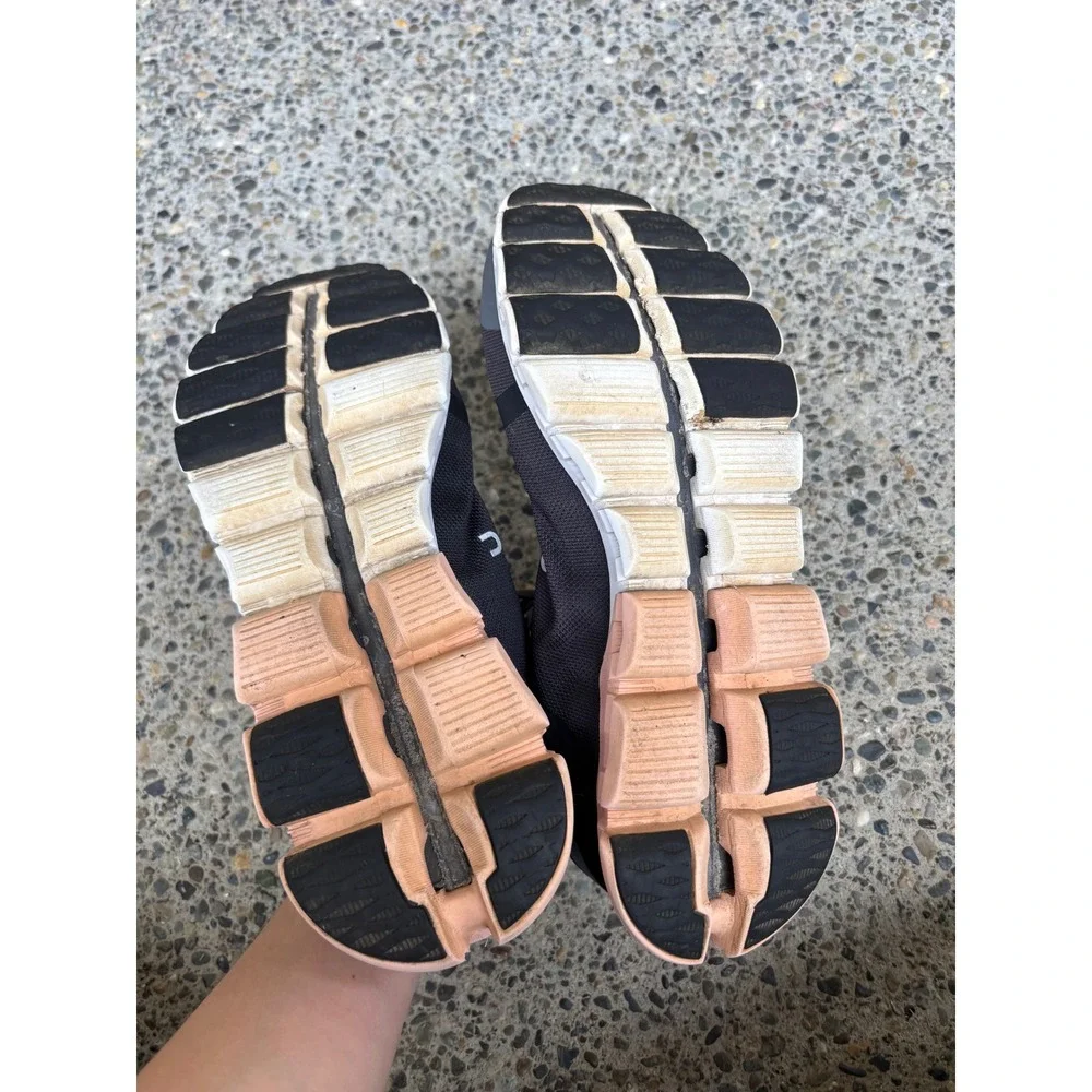 On Running brand running